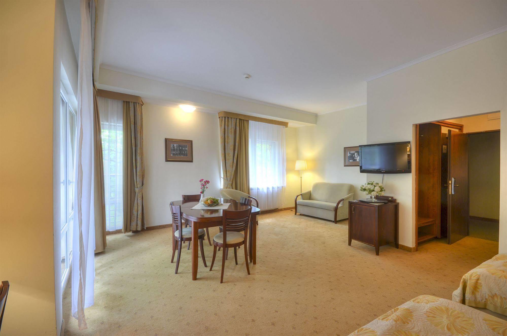 Hotel Moscicki Шпала Экстерьер фото